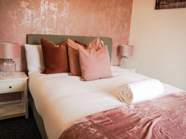 Home In Speke- 8 Mins Walk To Airport Esterno foto